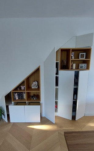 Mobilier sous escalier ouvert